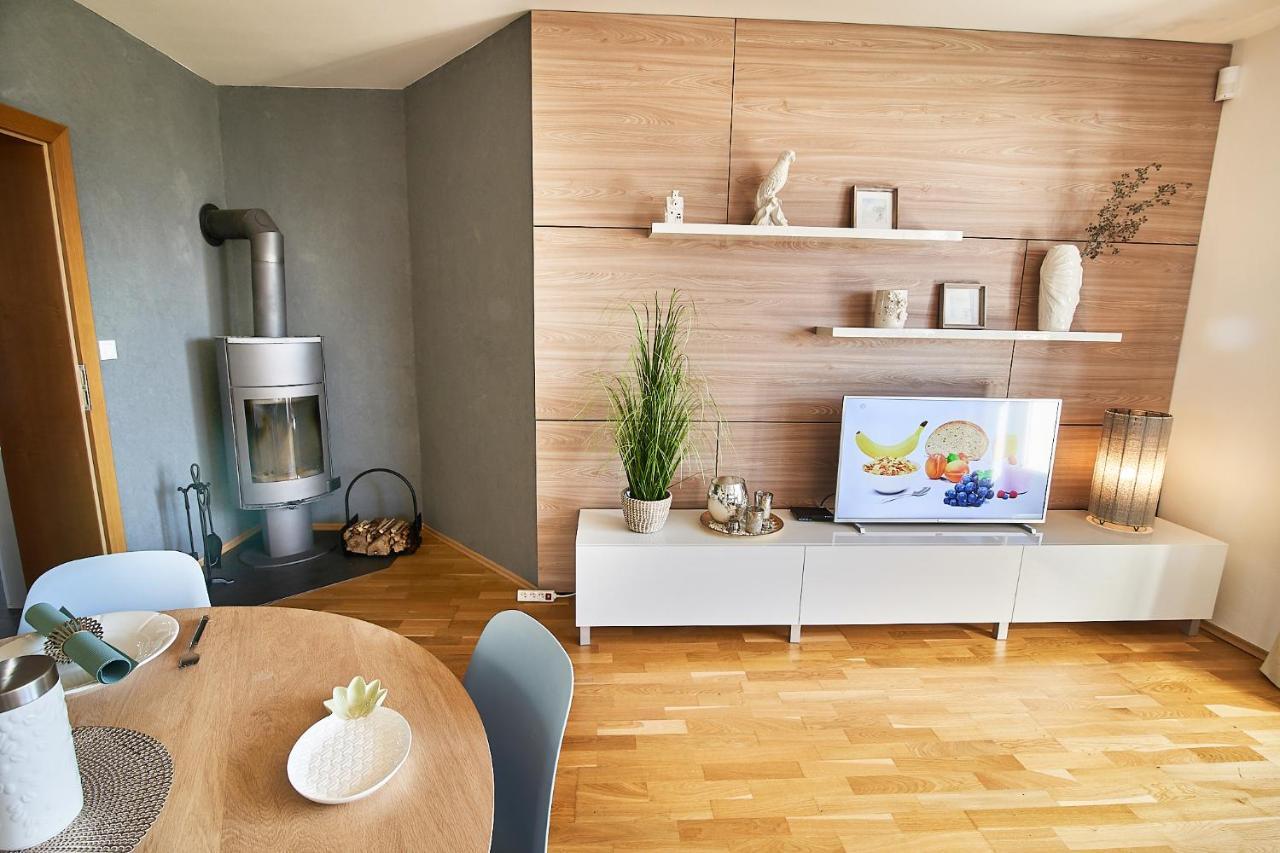 Apartamento Ella Vel'ka Lomnica Exterior foto